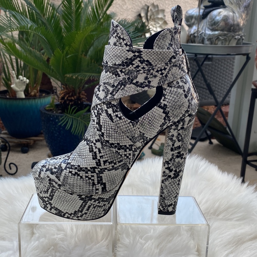 ▪️🖤▪️LEMON DROPS SNAKE PRINT PLATFORMS ANKLE BOOTS▪️🖤▪️